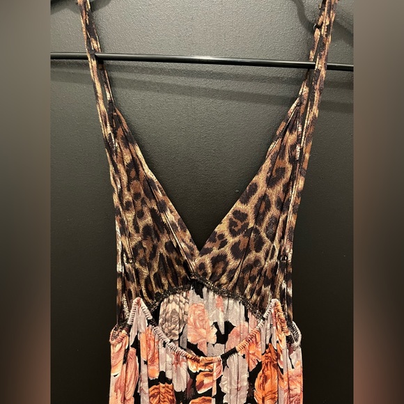 Blu Moon Floral and Cheetah Maxi-Dress… - Picture 12 of 16